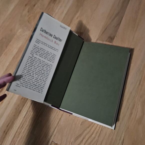 Hemlock Bay by Catherine Coulter ~ Signed Copy ~ Hardcover ~ First Edition - Picture 8 of 13